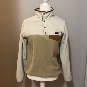Patagonia Size small cream color pullover